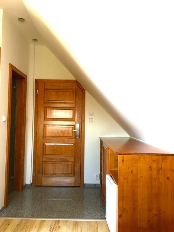 פץ פוד סניישקו Hotel Lidicka Bouda חדר תמונה