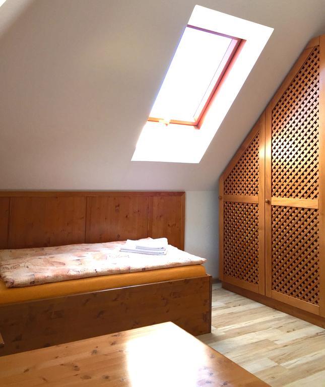 פץ פוד סניישקו Hotel Lidicka Bouda חדר תמונה