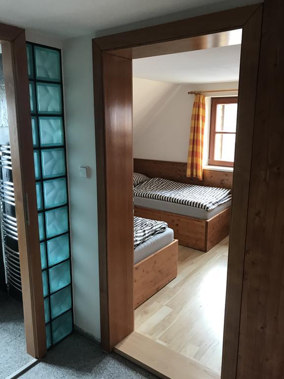 פץ פוד סניישקו Hotel Lidicka Bouda מראה חיצוני תמונה