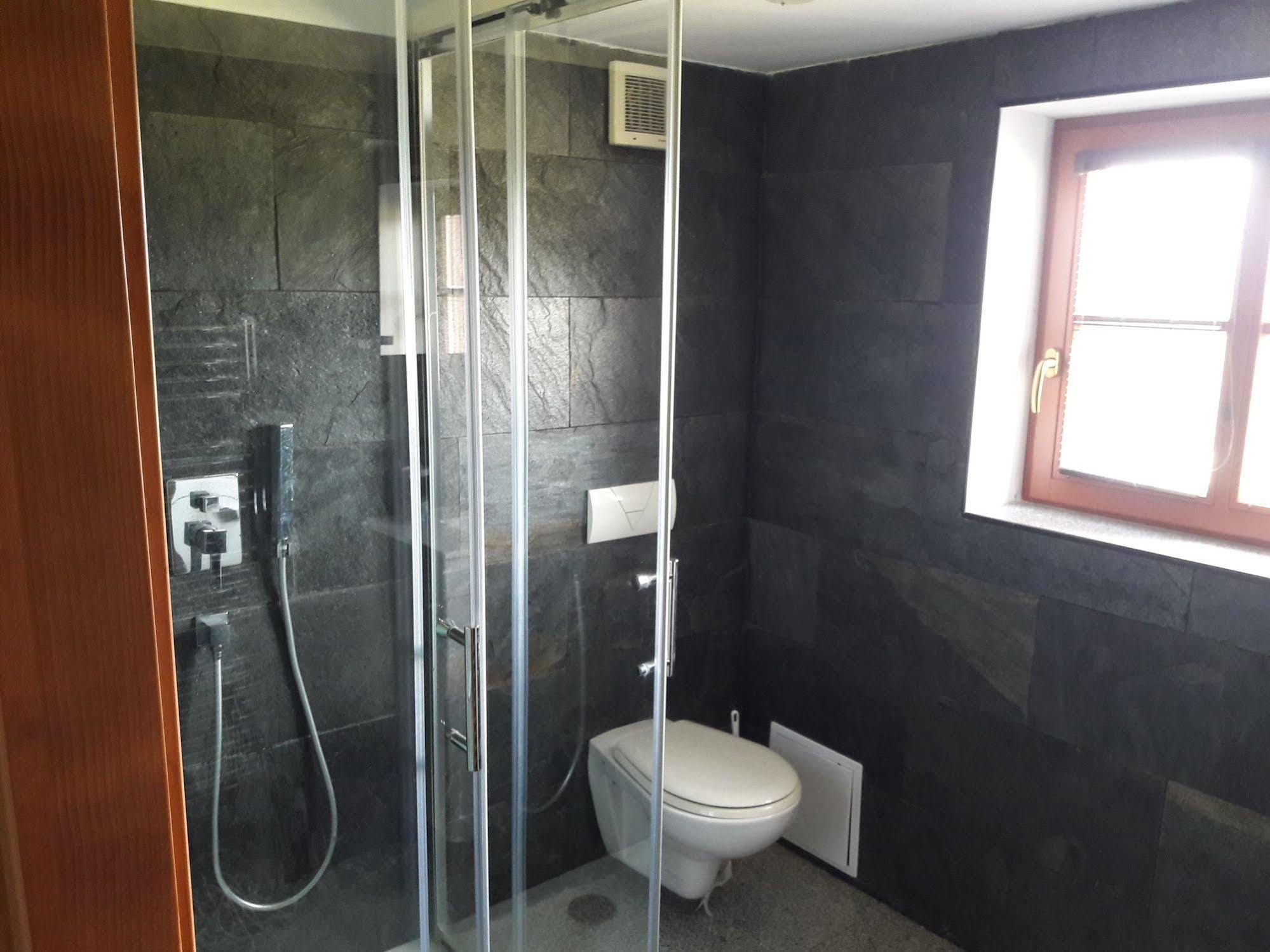 פץ פוד סניישקו Hotel Lidicka Bouda מראה חיצוני תמונה